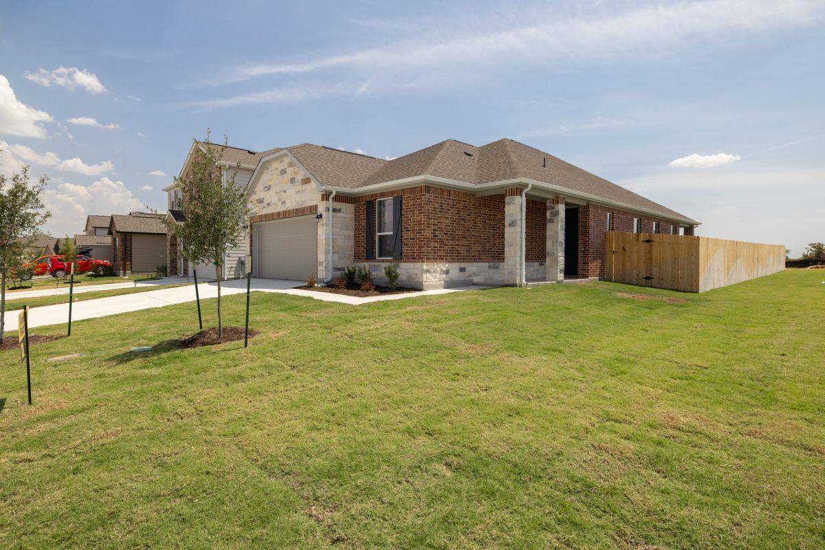 1500 Carriageway DR, Georgetown, TX 78626