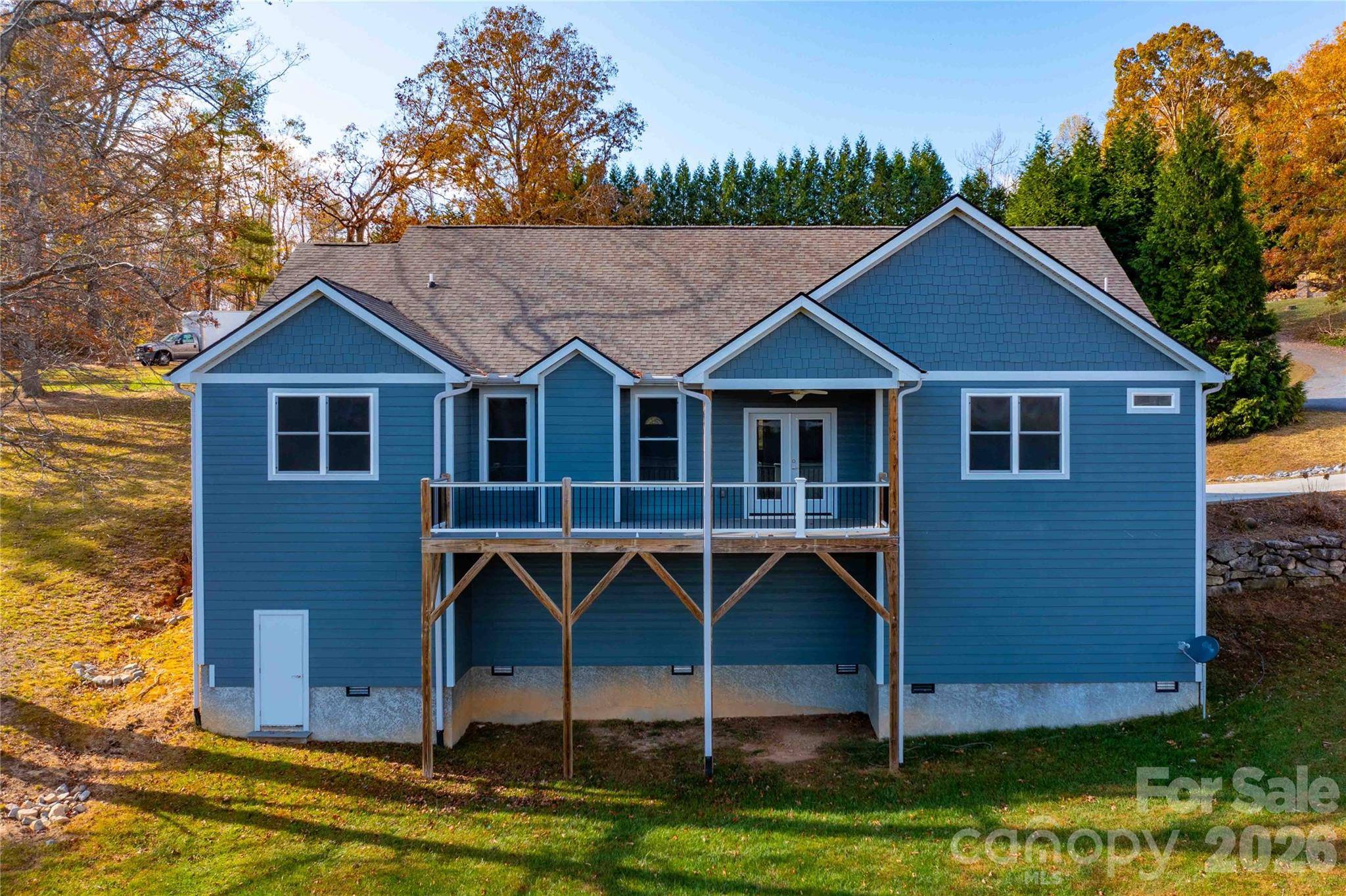 2637 Bowden LN, Hendersonville, NC 28792