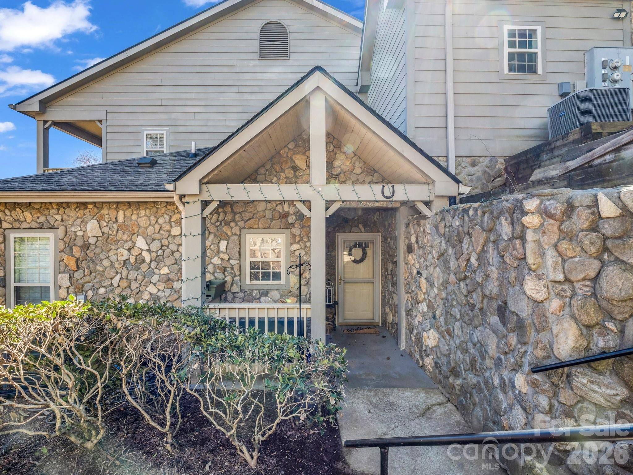 158 Stonecrest CT, Lake Lure, NC 28746