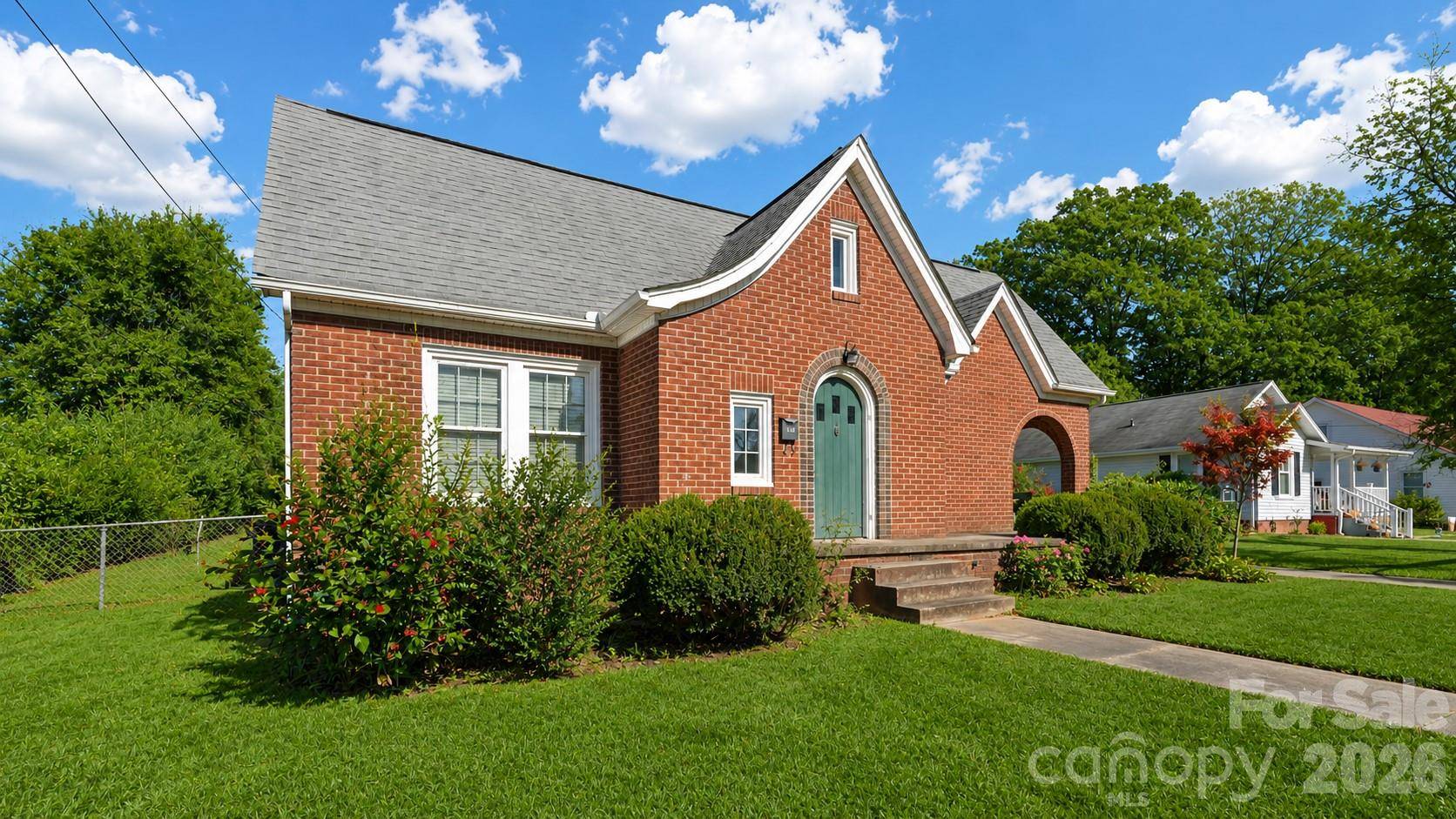552 Hyde Park DR NE, Concord, NC 28025