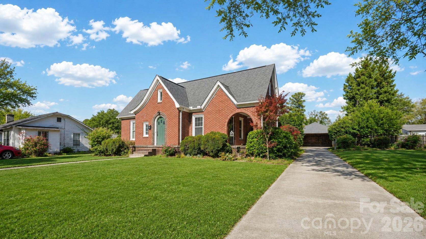 552 Hyde Park DR NE, Concord, NC 28025