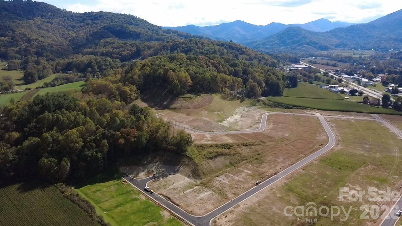52 Cora View TRL, Waynesville, NC 28785