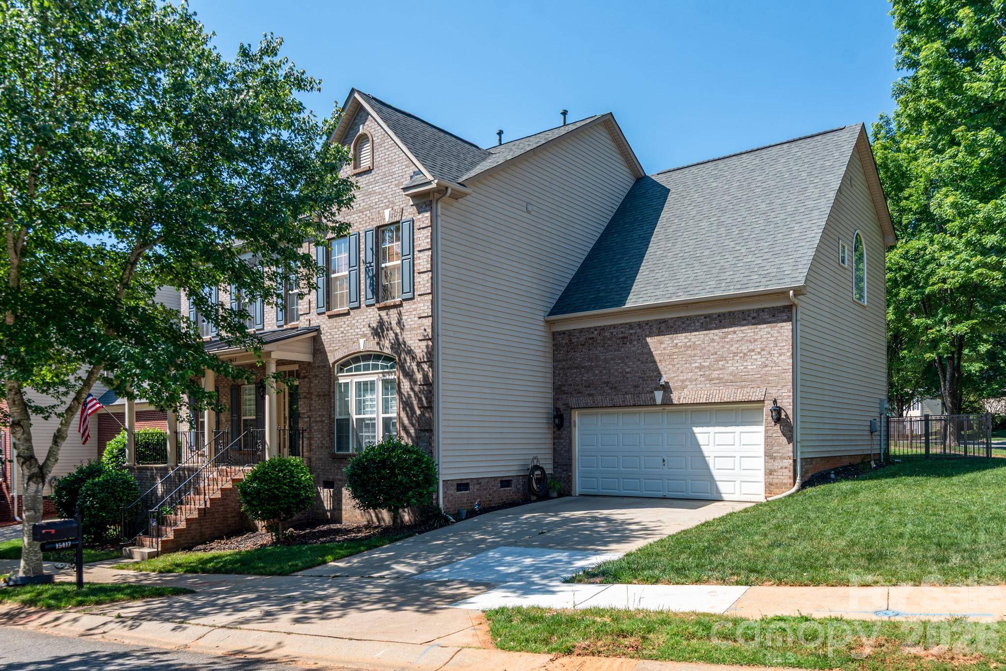 15417 Troubadour LN, Huntersville, NC 28078