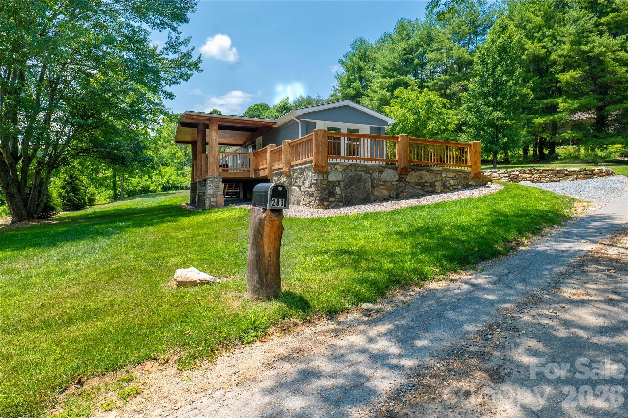 203 Justice DR, Clyde, NC 28721