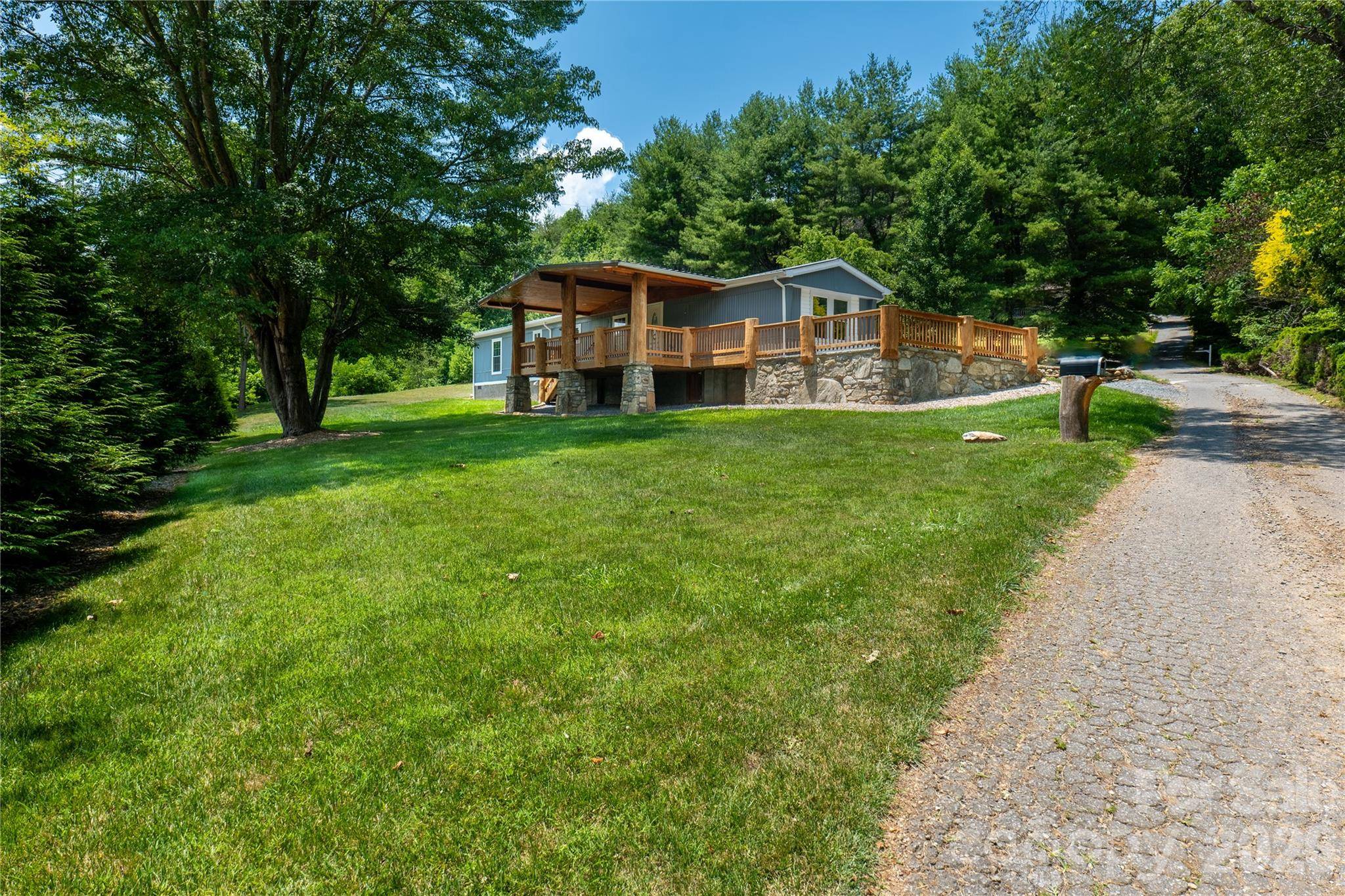 203 Justice DR, Clyde, NC 28721