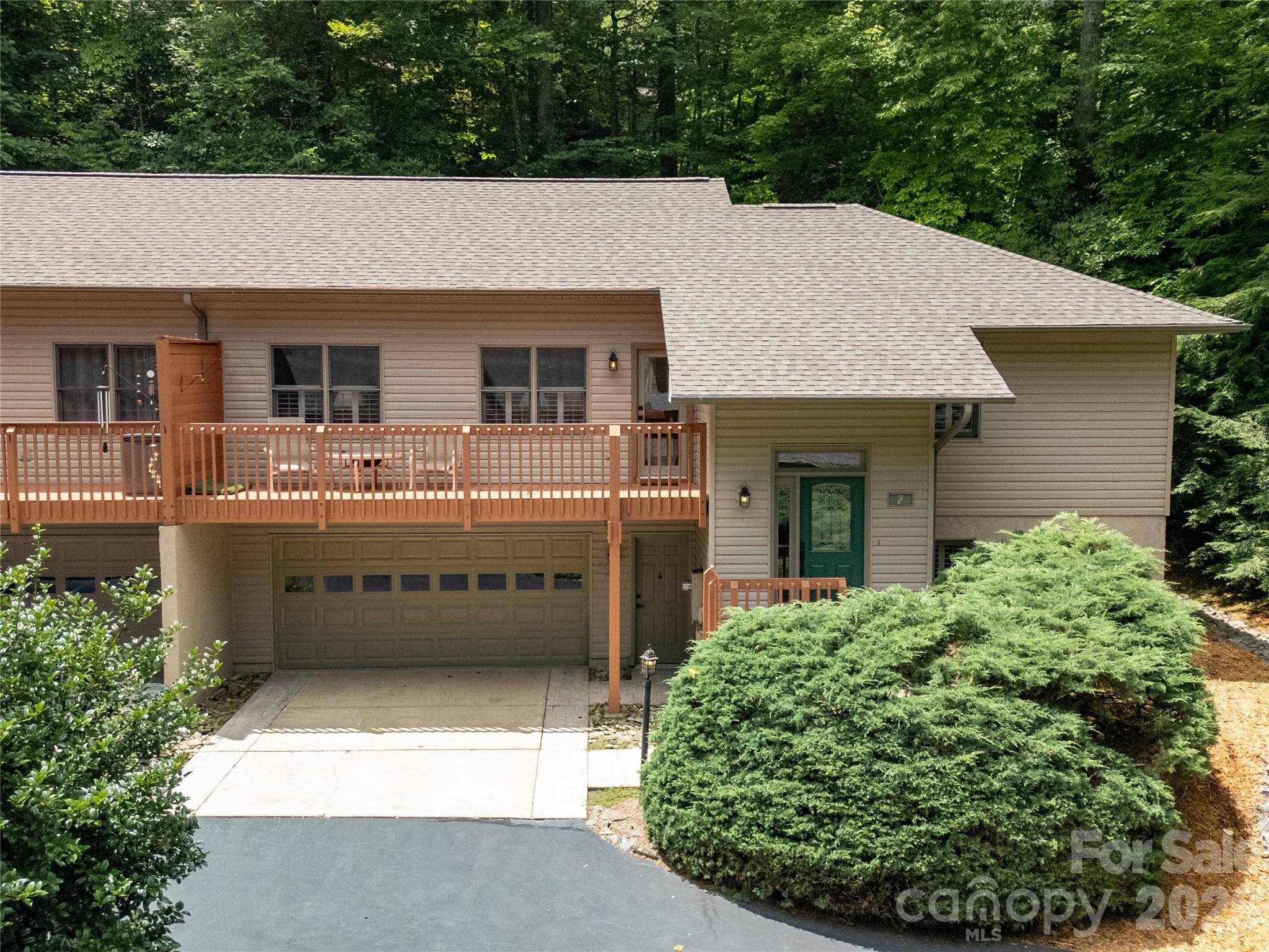 2 Duya CT, Brevard, NC 28712