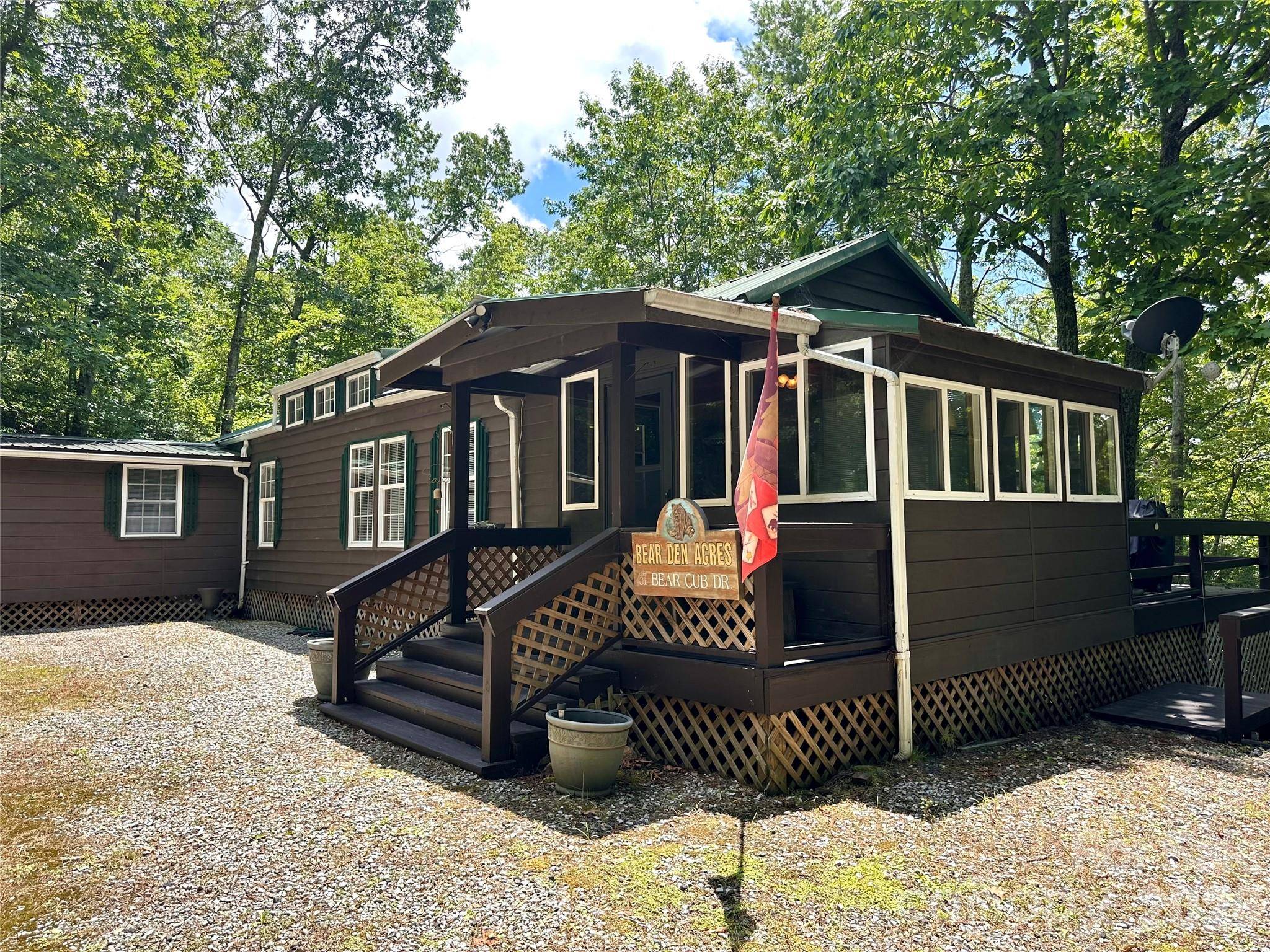 21 Bear Cub DR, Spruce Pine, NC 28777