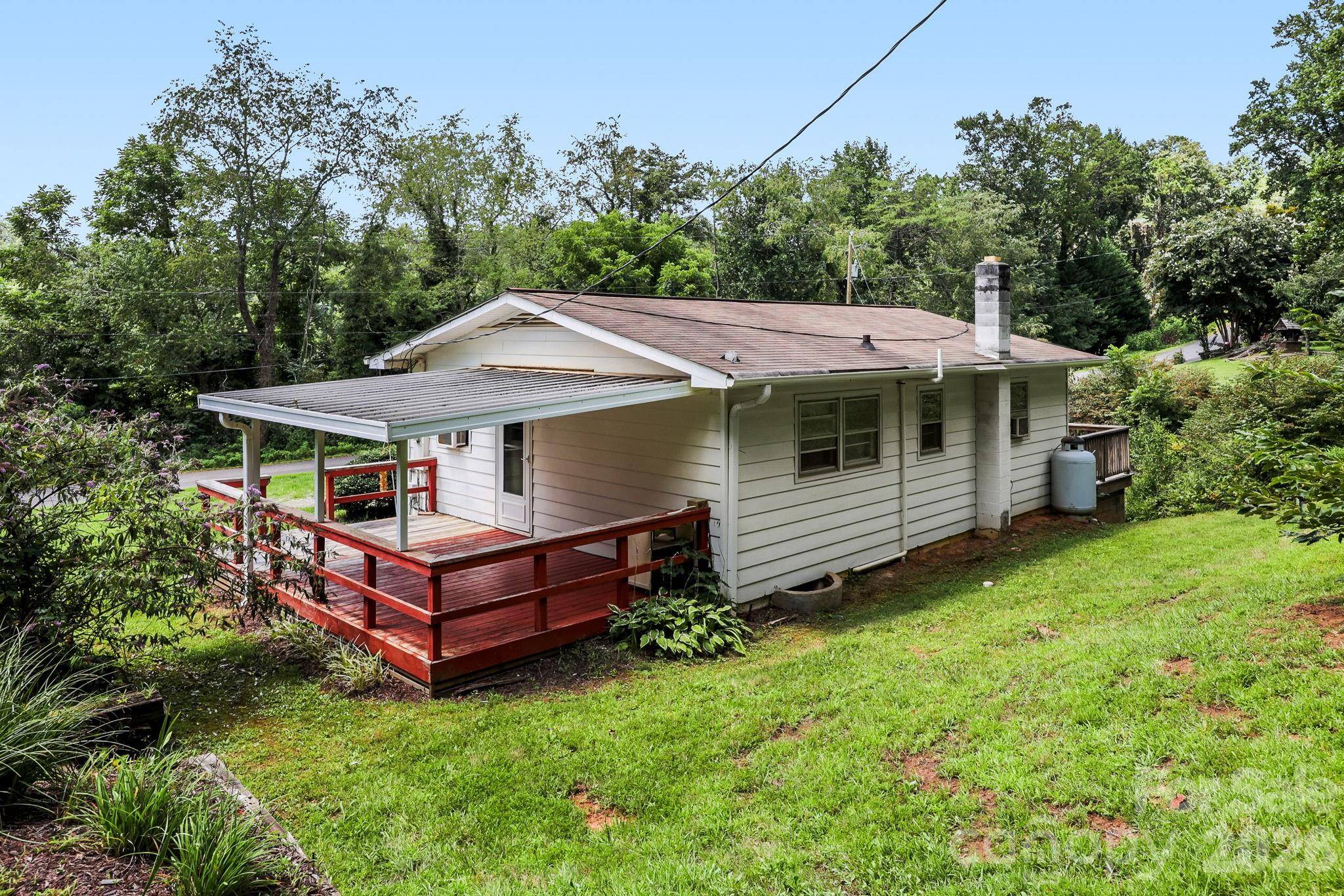 27 McGee CIR, Fairview, NC 28730