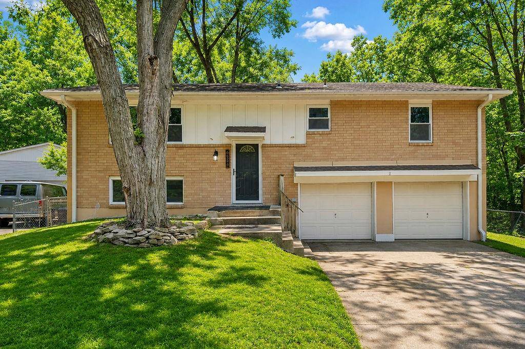 6534 NW Hamer DR, Kansas City, MO 64118