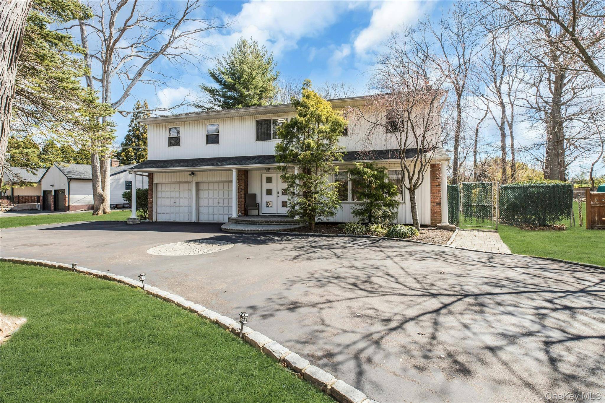 132 Washington AVE, Plainview, NY 11803