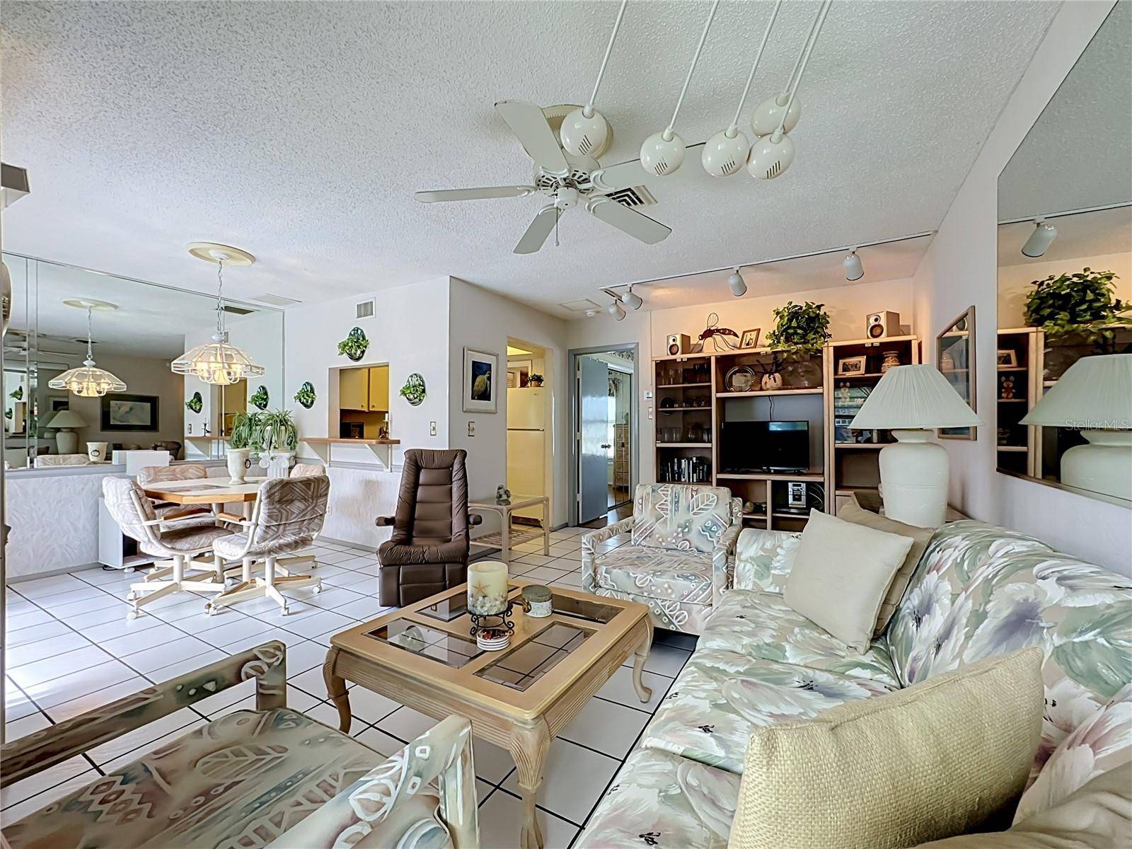 205 HIGHLAND AVE #3, Bradenton Beach, FL 34217
