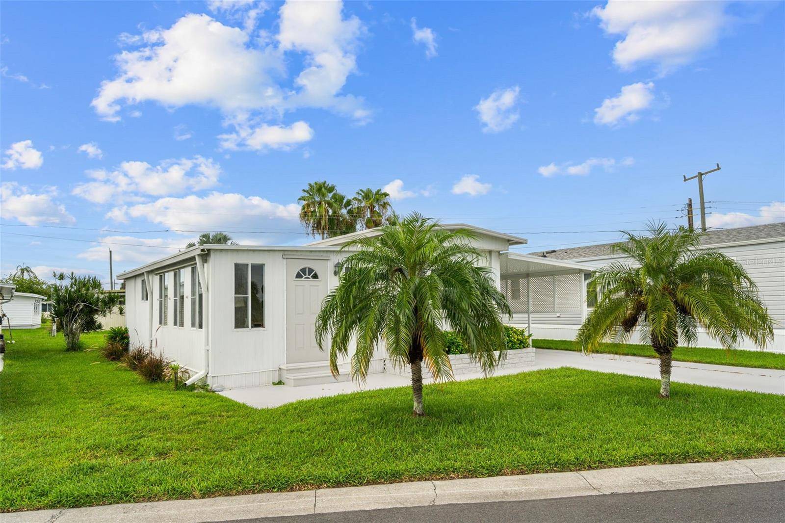 136 LAKEVIEW DR. DR, Palmetto, FL 34221