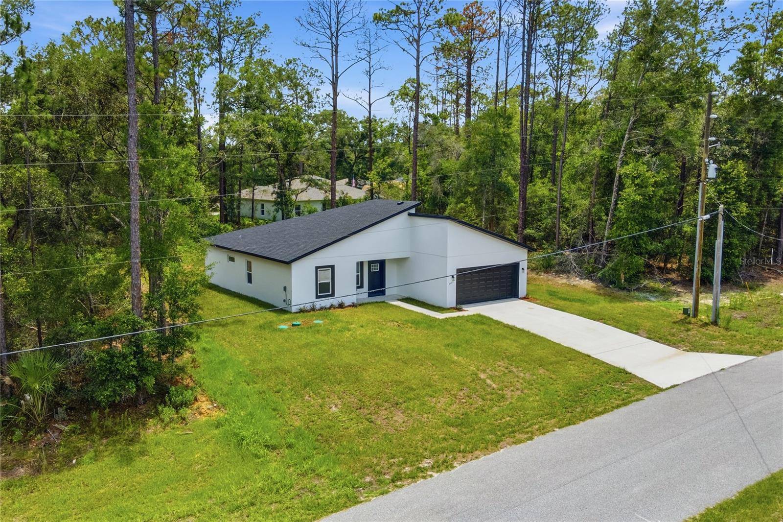 8809 N CIRCULAR WAY, Citrus Springs, FL 34434