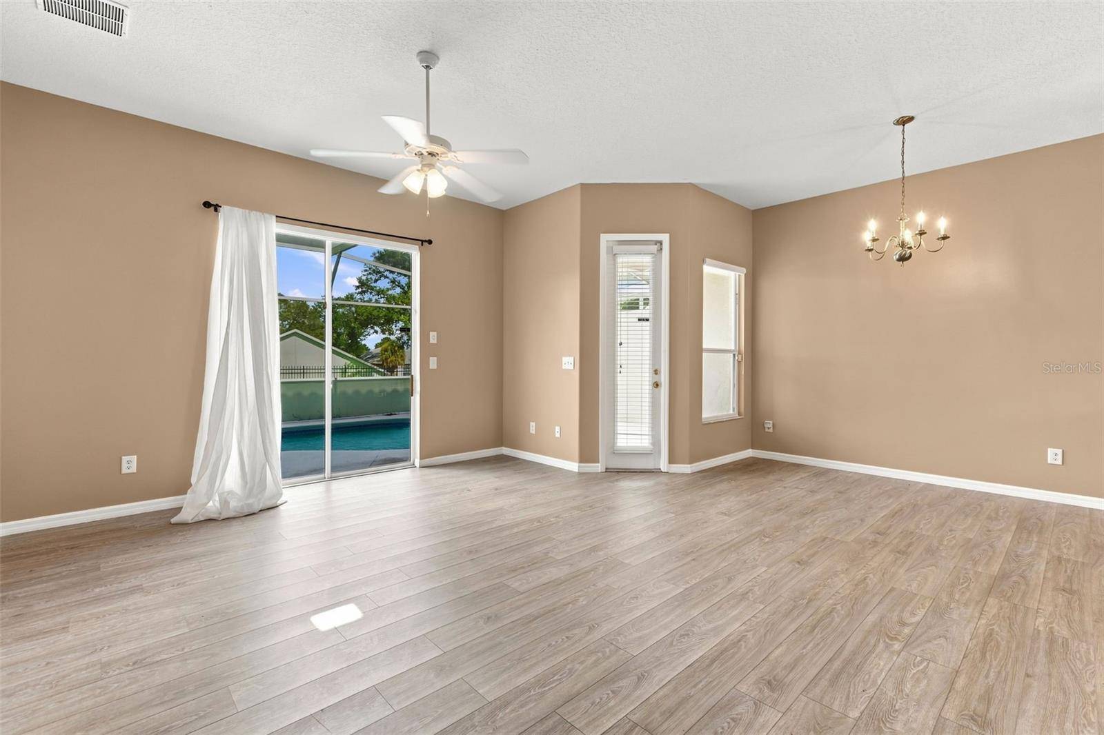 516 BRUNELLO DR, Davenport, FL 33897