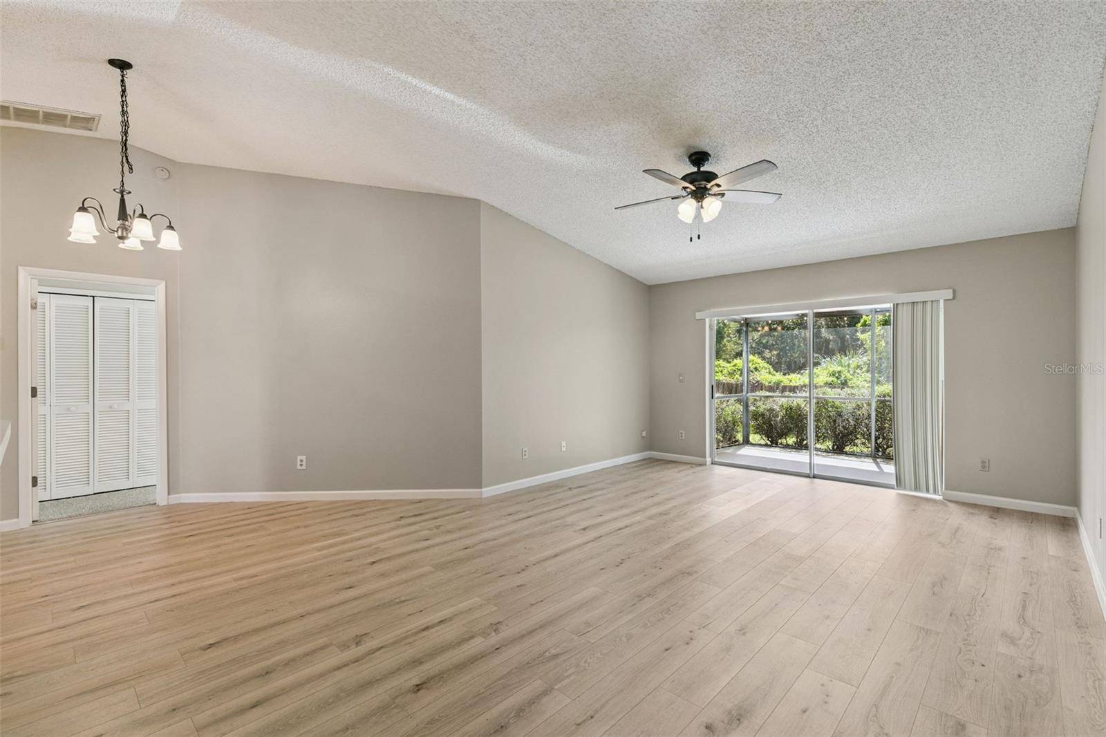 1052 BRIELLE AVE, Oviedo, FL 32765