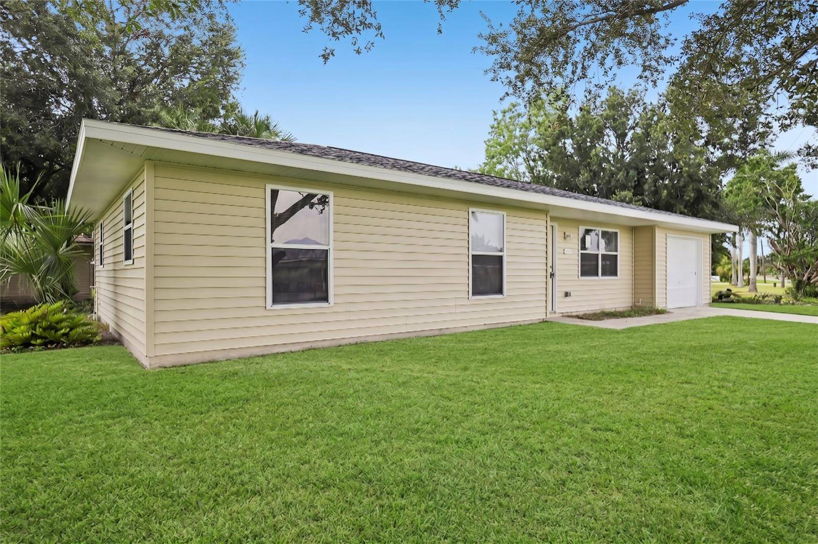 1975 NARRANJA ST, Punta Gorda, FL 33950
