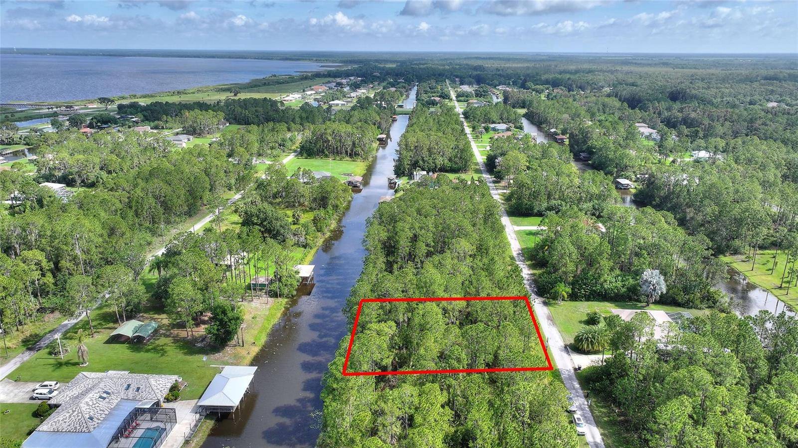 25 AMARYLLIS DR, Indian Lake Estates, FL 33855