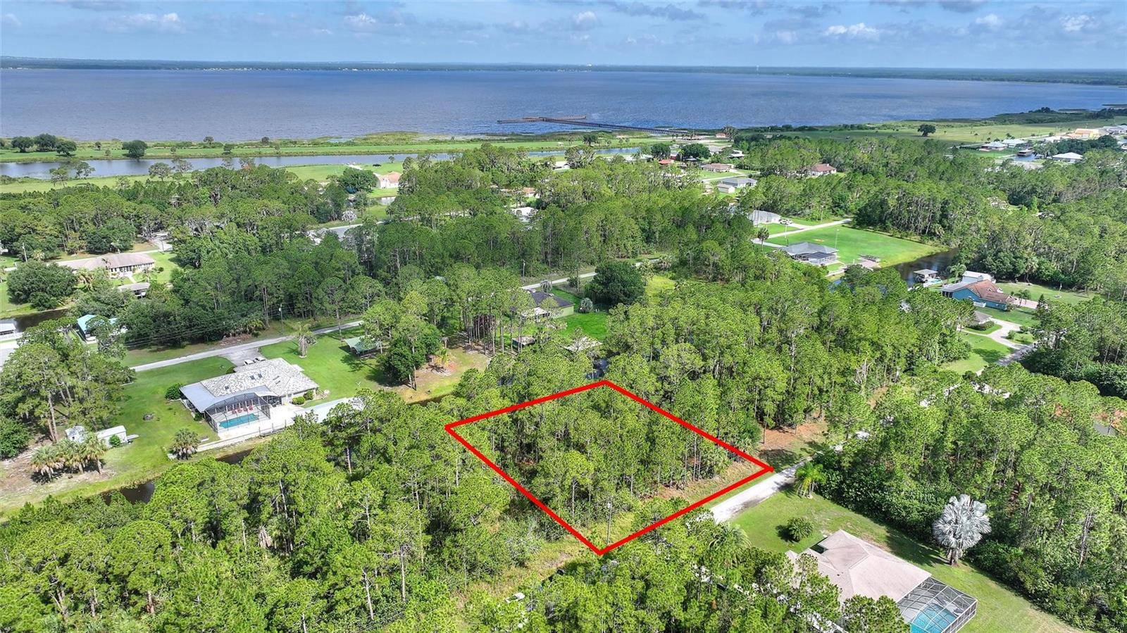 25 AMARYLLIS DR, Indian Lake Estates, FL 33855
