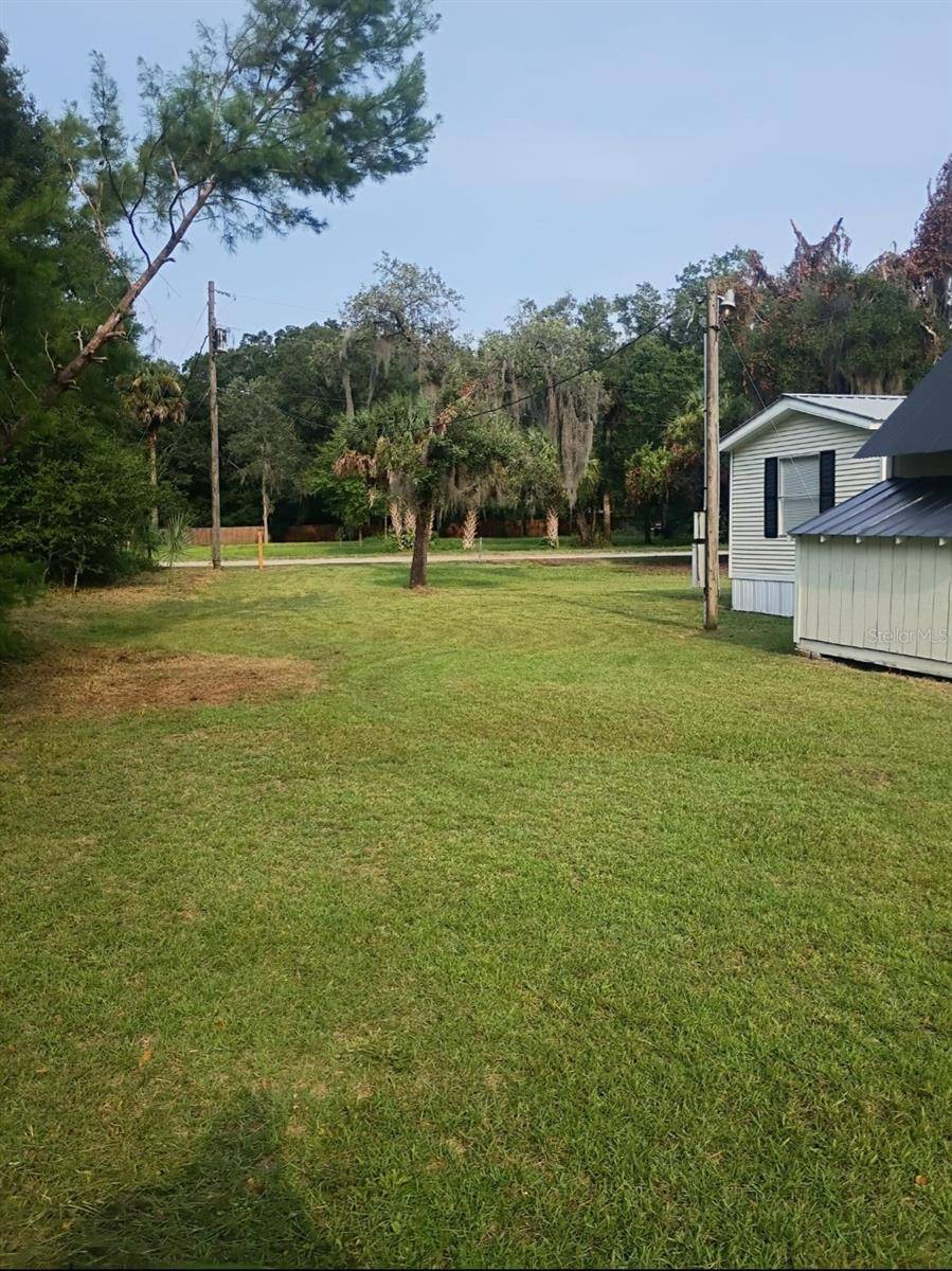 105 CANARY LANE, Satsuma, FL 32189