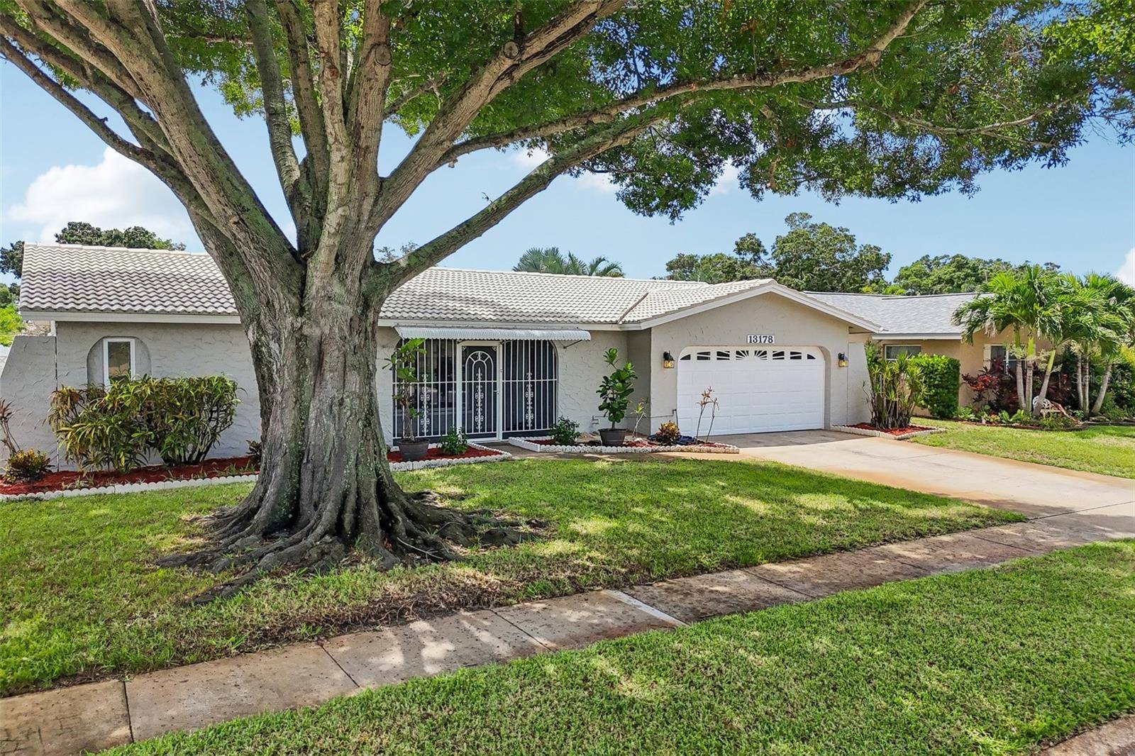 13178 88TH AVE N, Seminole, FL 33776