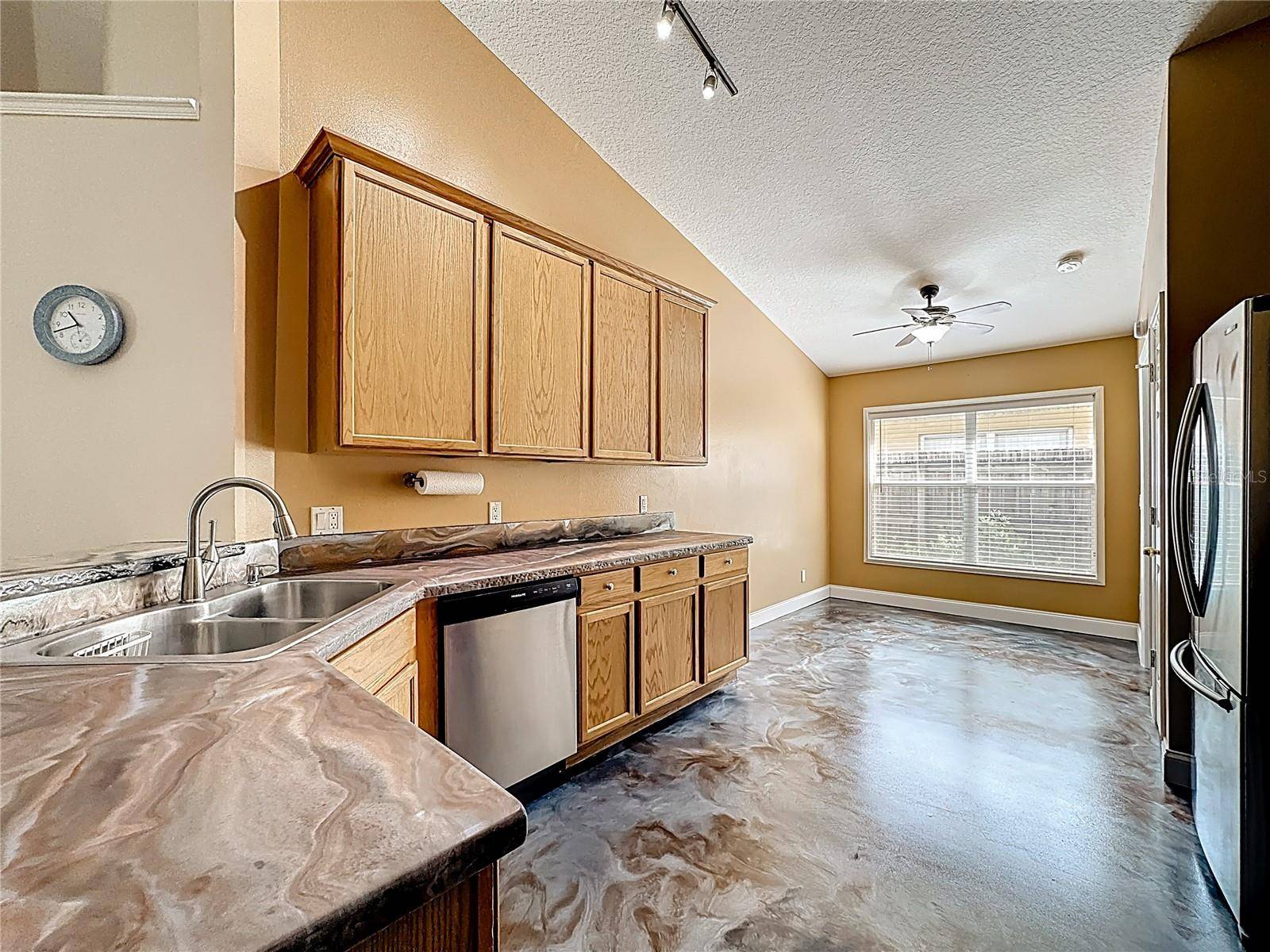7116 COLONY POINTE DR, Riverview, FL 33578