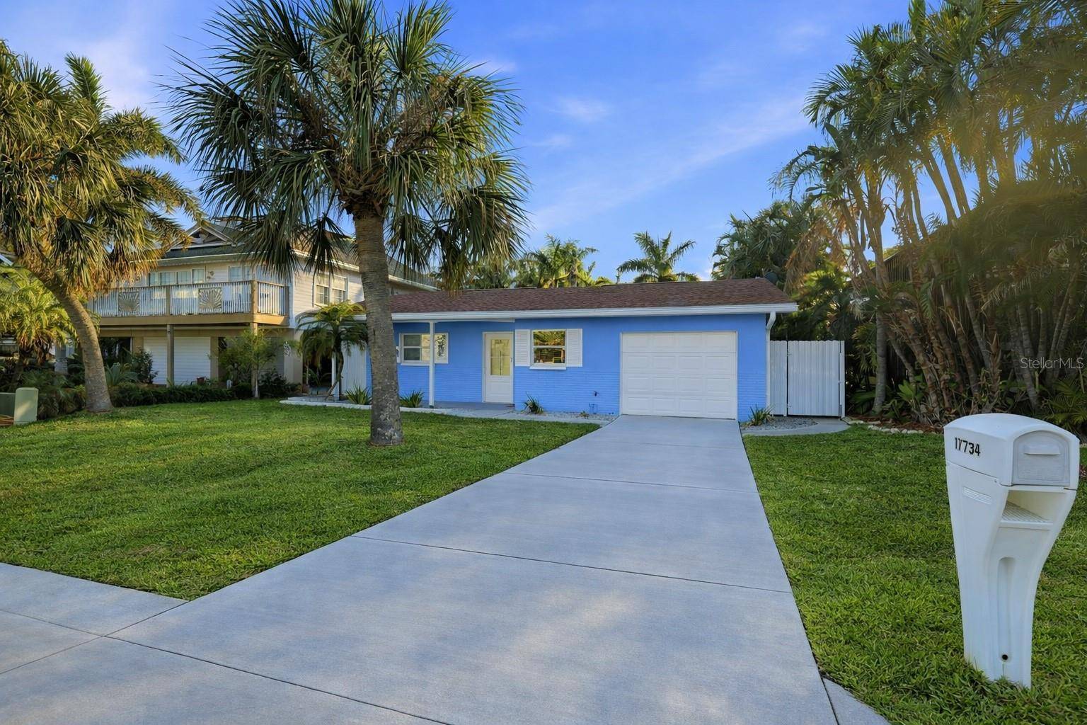17734 1ST ST E, Redington Shores, FL 33708