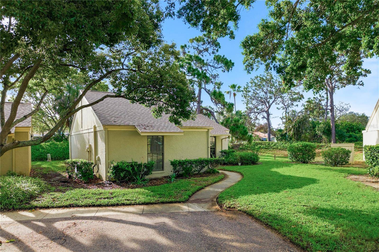 18 WINDRUSH BAY DR, Tarpon Springs, FL 34689