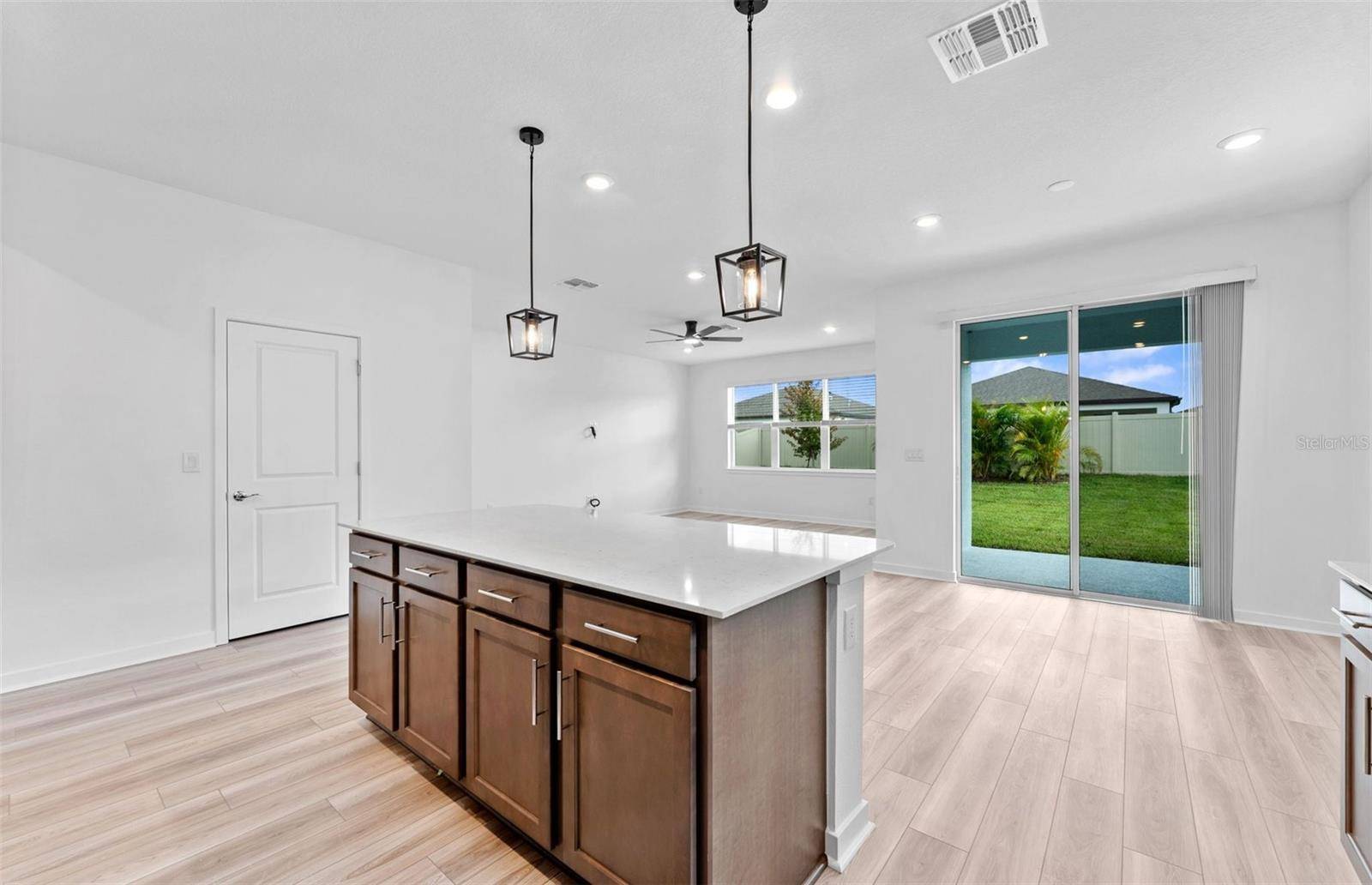 9883 HICKORY PINES AVE, Riverview, FL 33578
