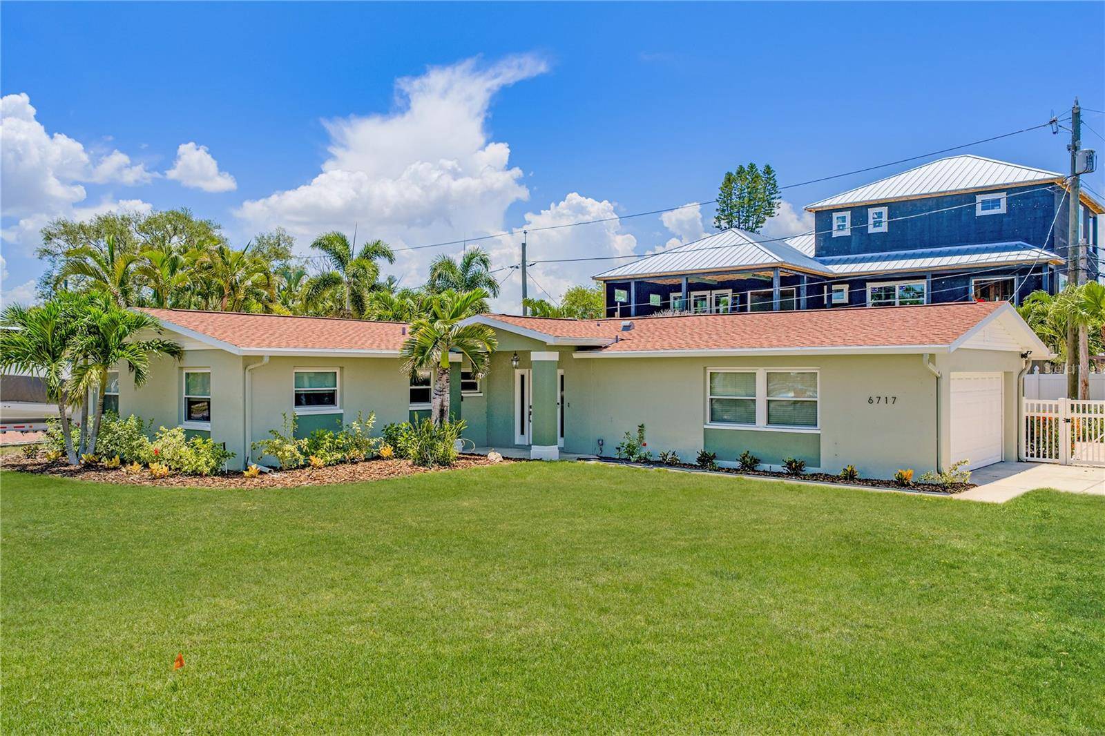 6717 CARDINAL DR S, St Petersburg, FL 33707