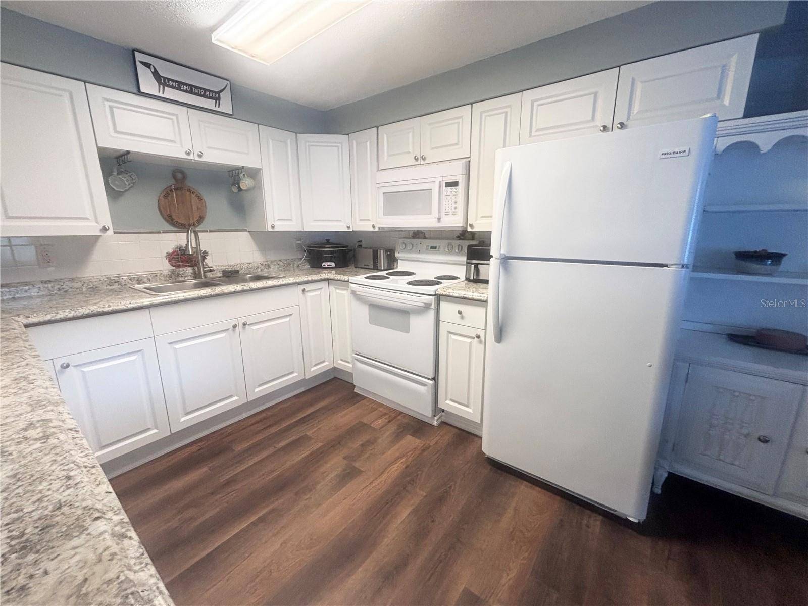 4824 8TH ST, Zephyrhills, FL 33542