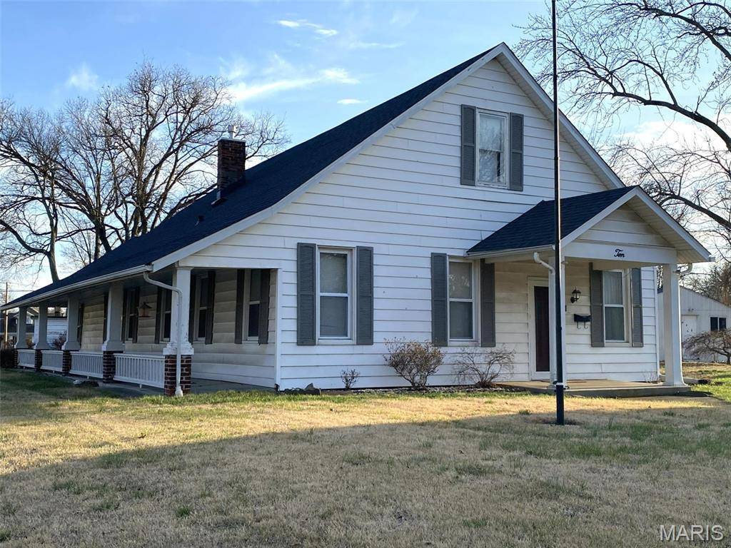 10 E Washington ST, Freeburg, IL 62243