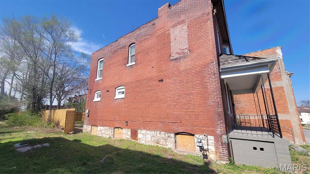 1389 Hamilton AVE, St Louis, MO 63112