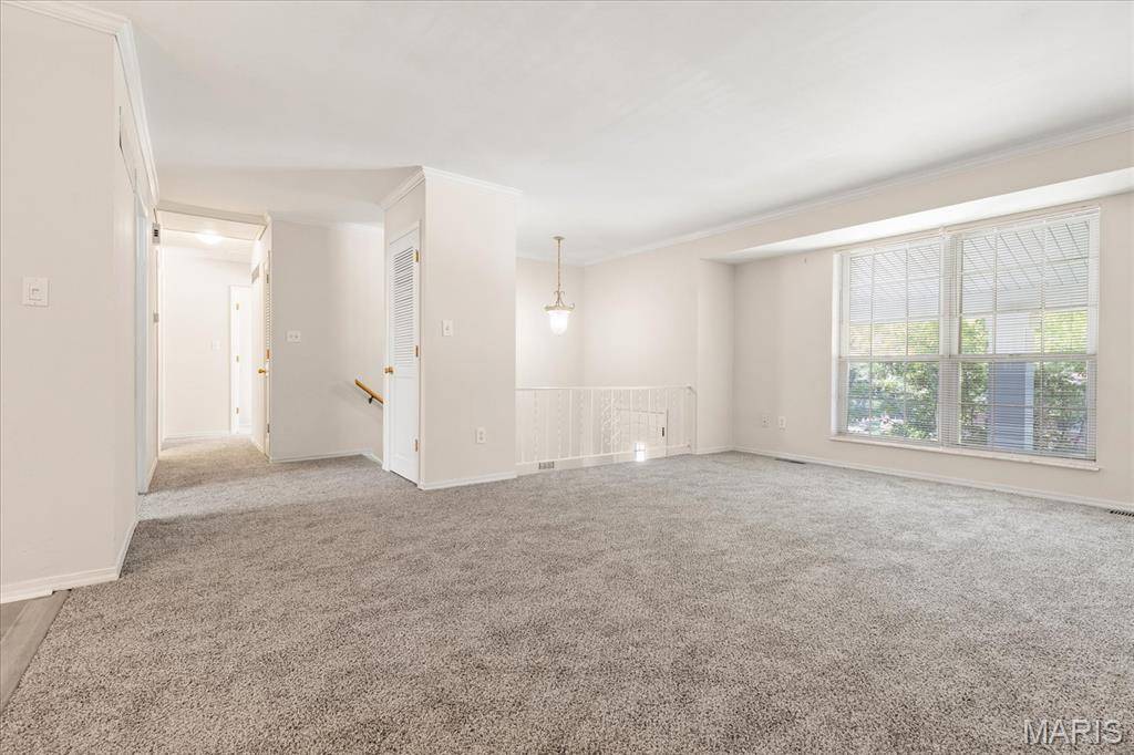 738 Village Wood CT, Ballwin, MO 63021