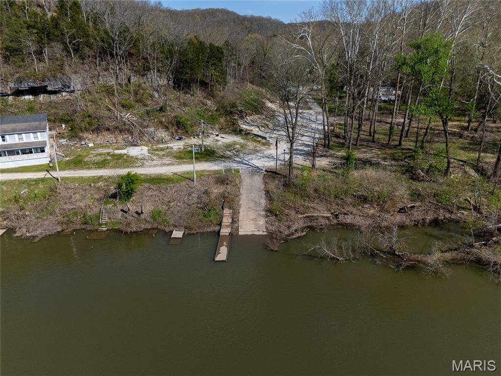 21582 Private Drive 8496, Newburg, MO 65550