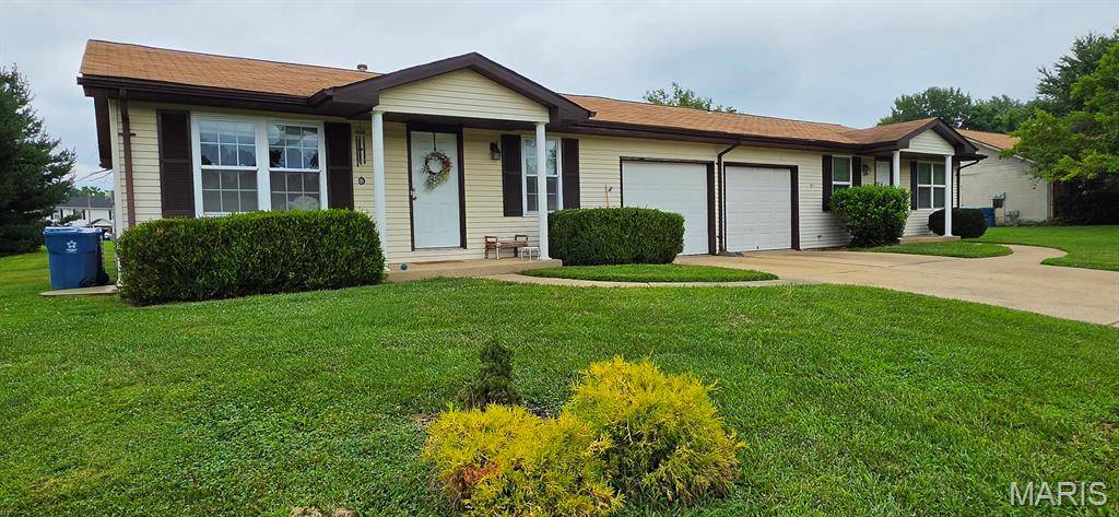 35 A&B Fox Meadow LN, Glen Carbon, IL 62034