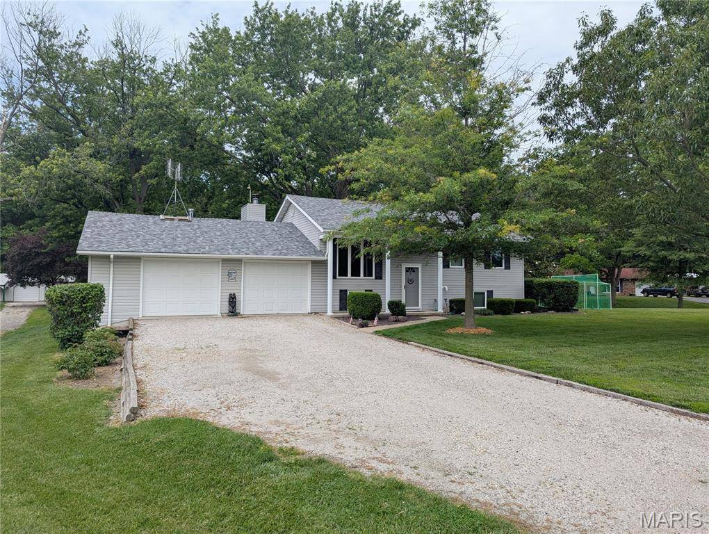 1285 Red Ball TRL, Greenville, IL 62246