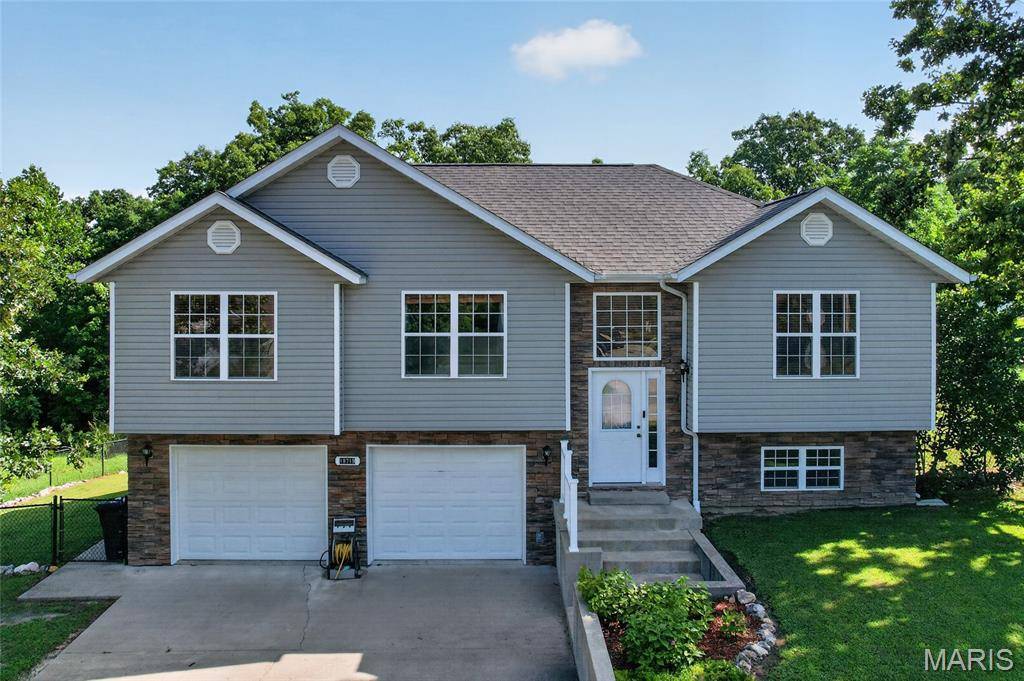 18719 Lynn LN, Waynesville, MO 65583