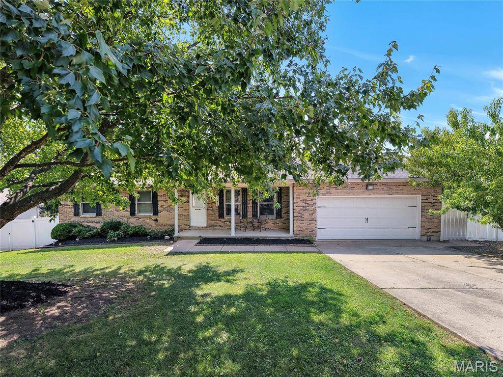 7 Bittersweet DR, St Clair, MO 63077