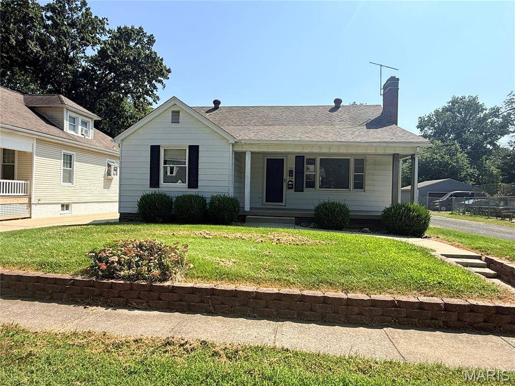 718 Maple ST, Collinsville, IL 62234