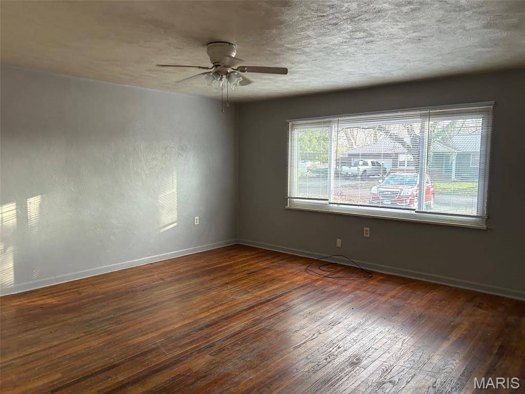 1601 Foster DR, Belleville, IL 62226
