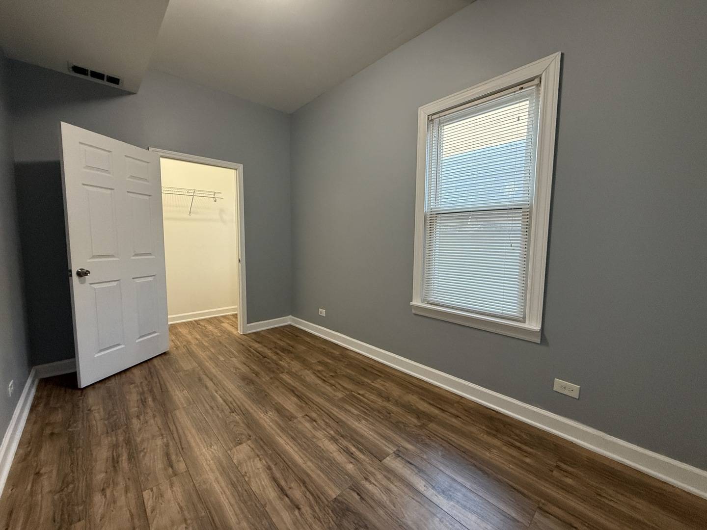 9738 S Avenue L #2, Chicago, IL 60617