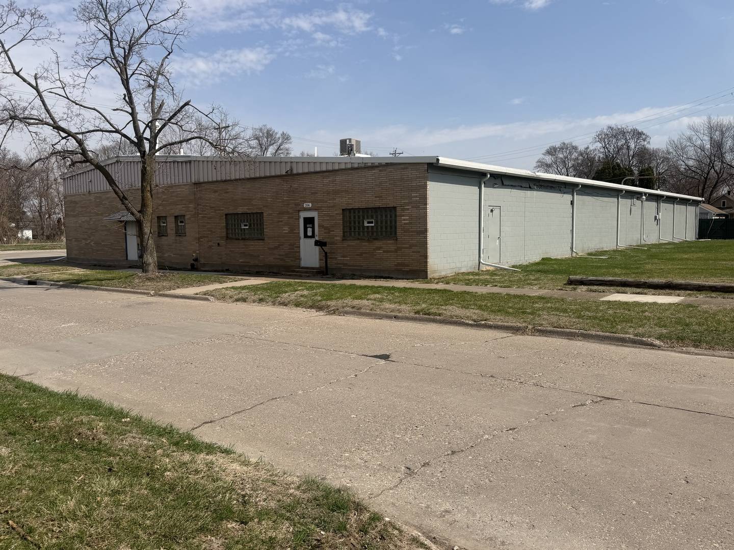 202 43rd ST, Moline, IL 61265