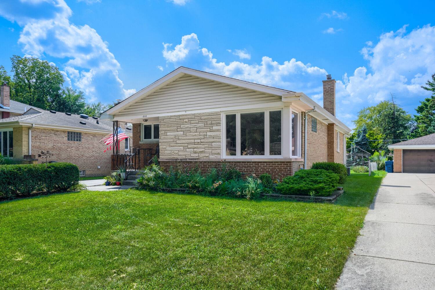 600 Willow ST, Itasca, IL 60143