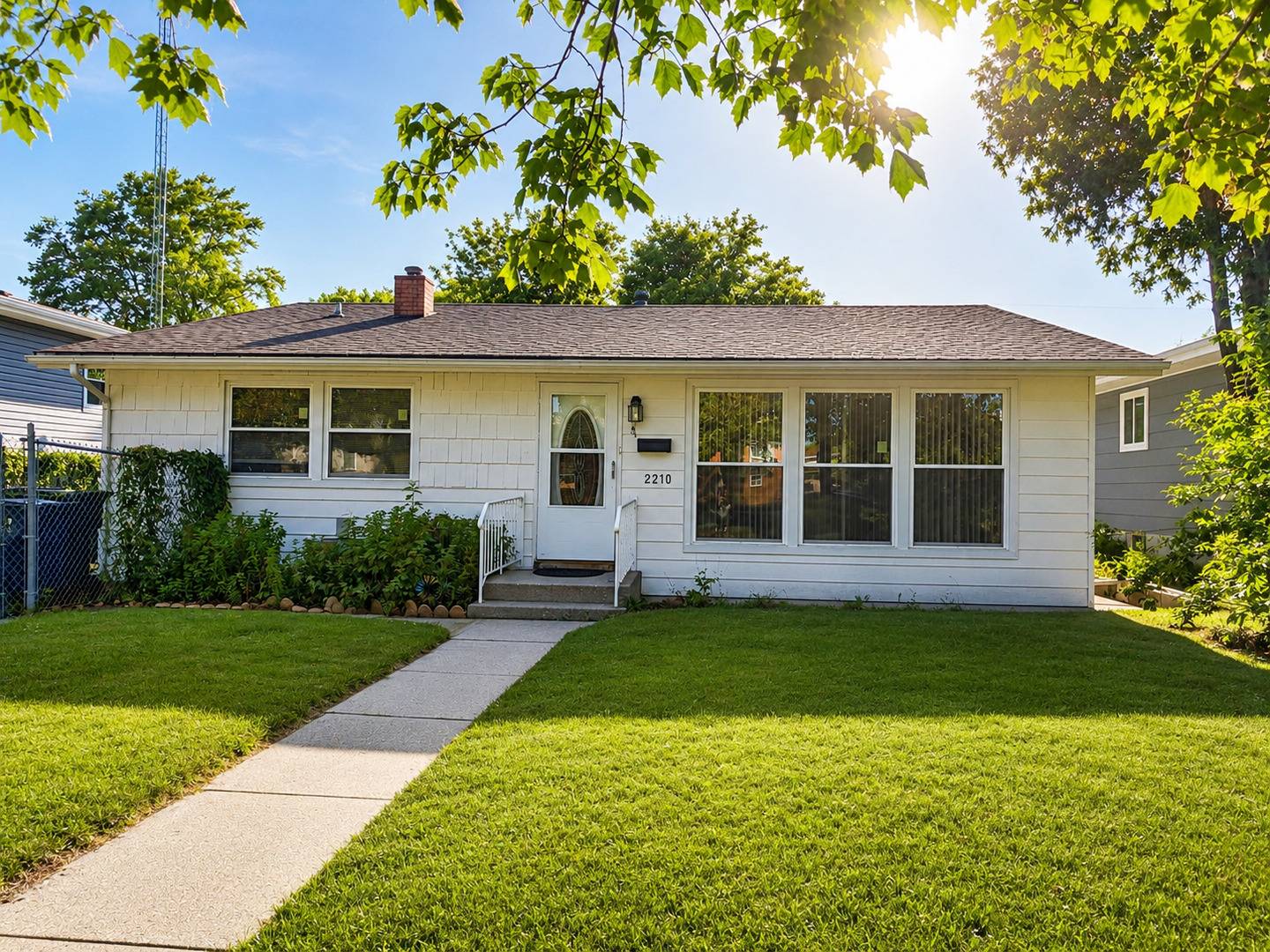 2210 Hermon AVE, Zion, IL 60099
