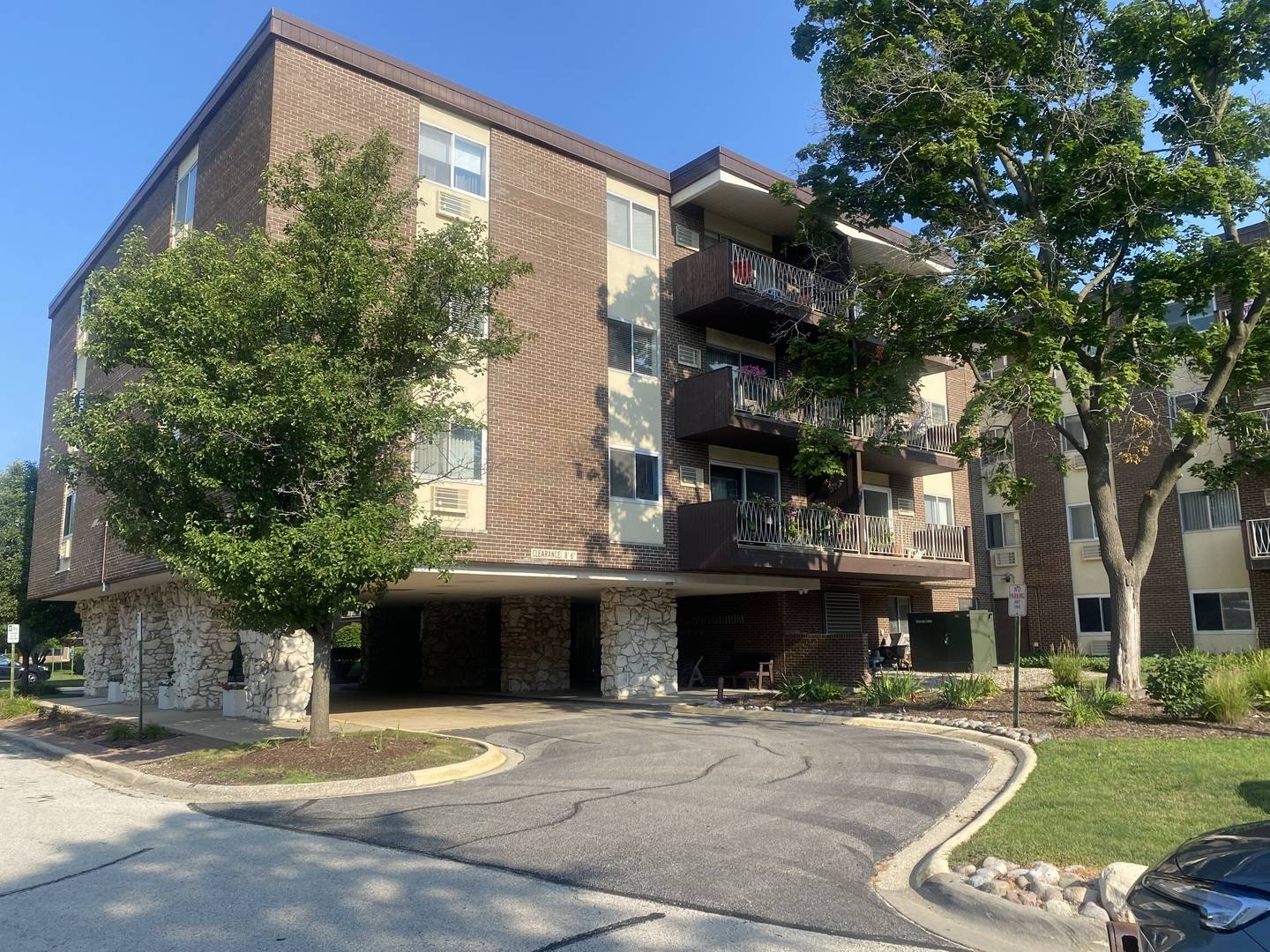 1321 S Finley RD #422, Lombard, IL 60148