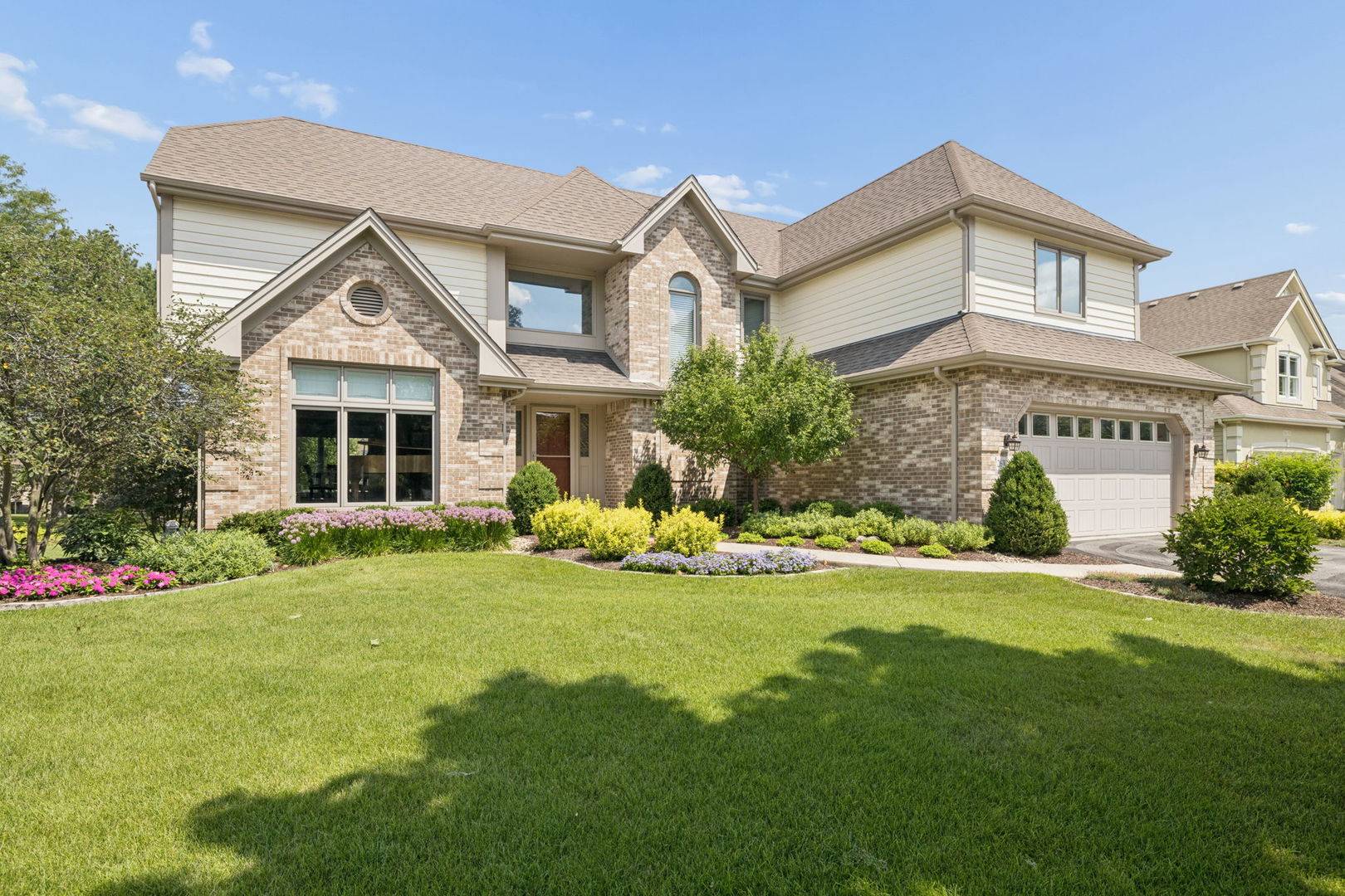 26w144 Houghton LN, Winfield, IL 60190