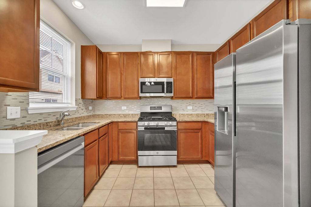 1260 Evergreen AVE, Des Plaines, IL 60016
