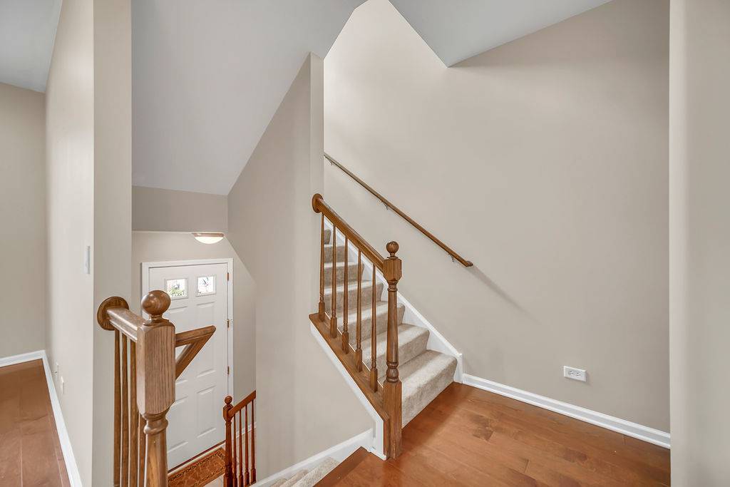 1260 Evergreen AVE, Des Plaines, IL 60016
