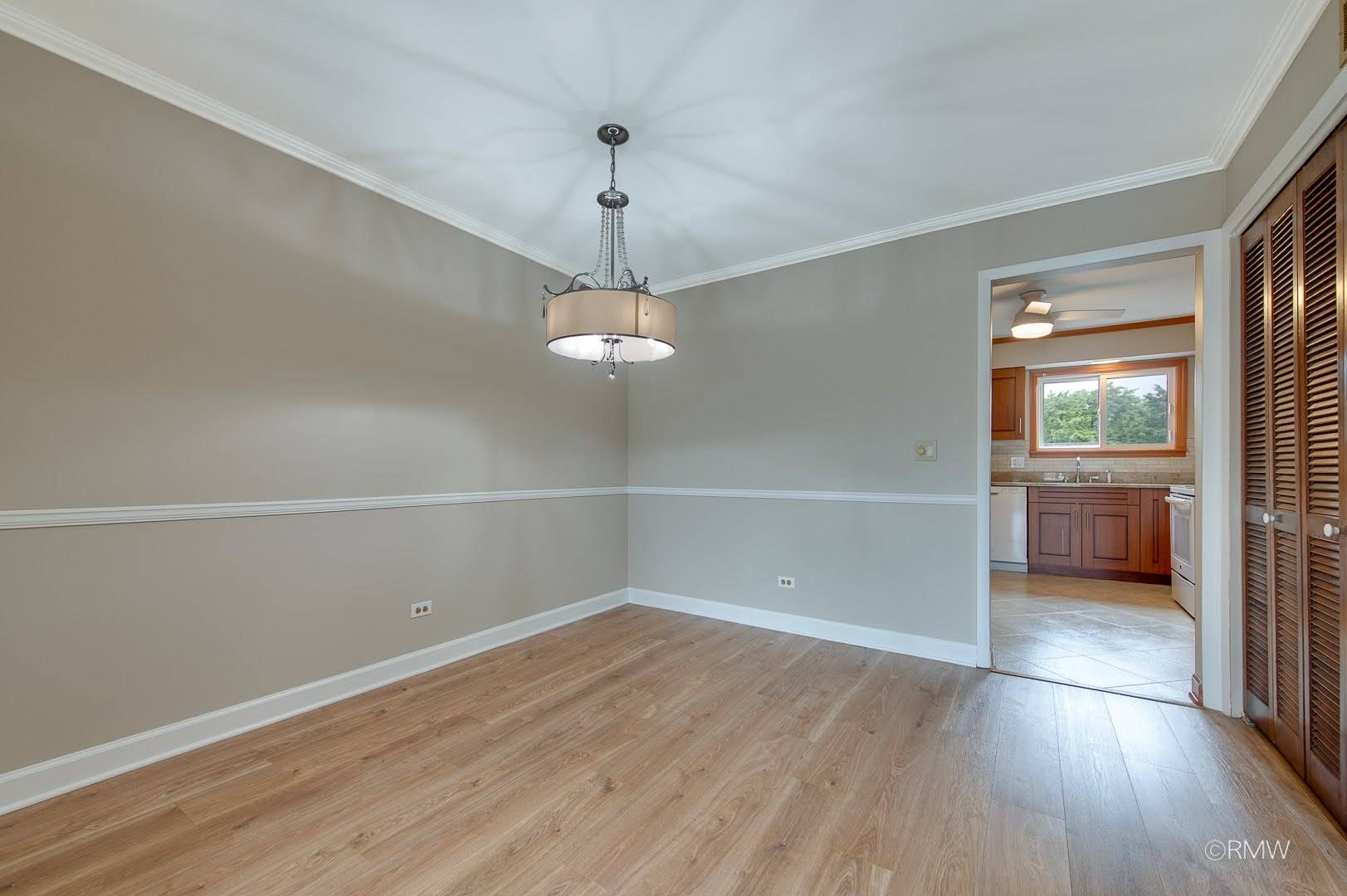 872 S Plum Grove RD #305, Palatine, IL 60067