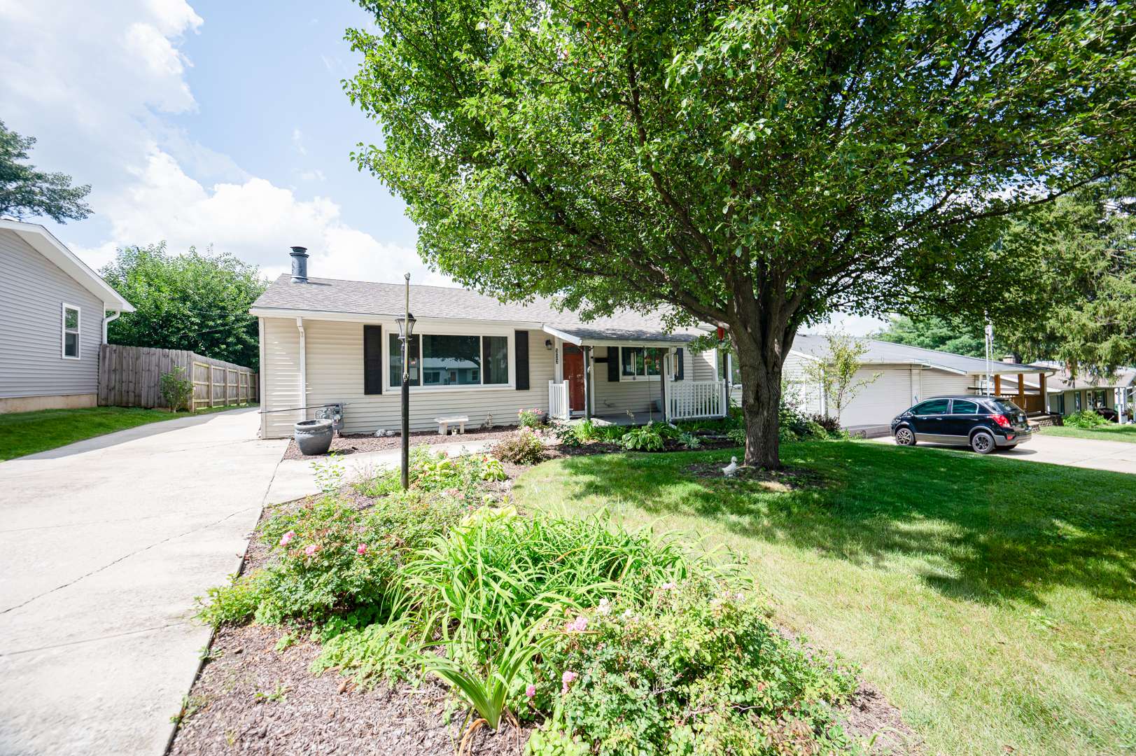 303 MacGregor RD, Lockport, IL 60441